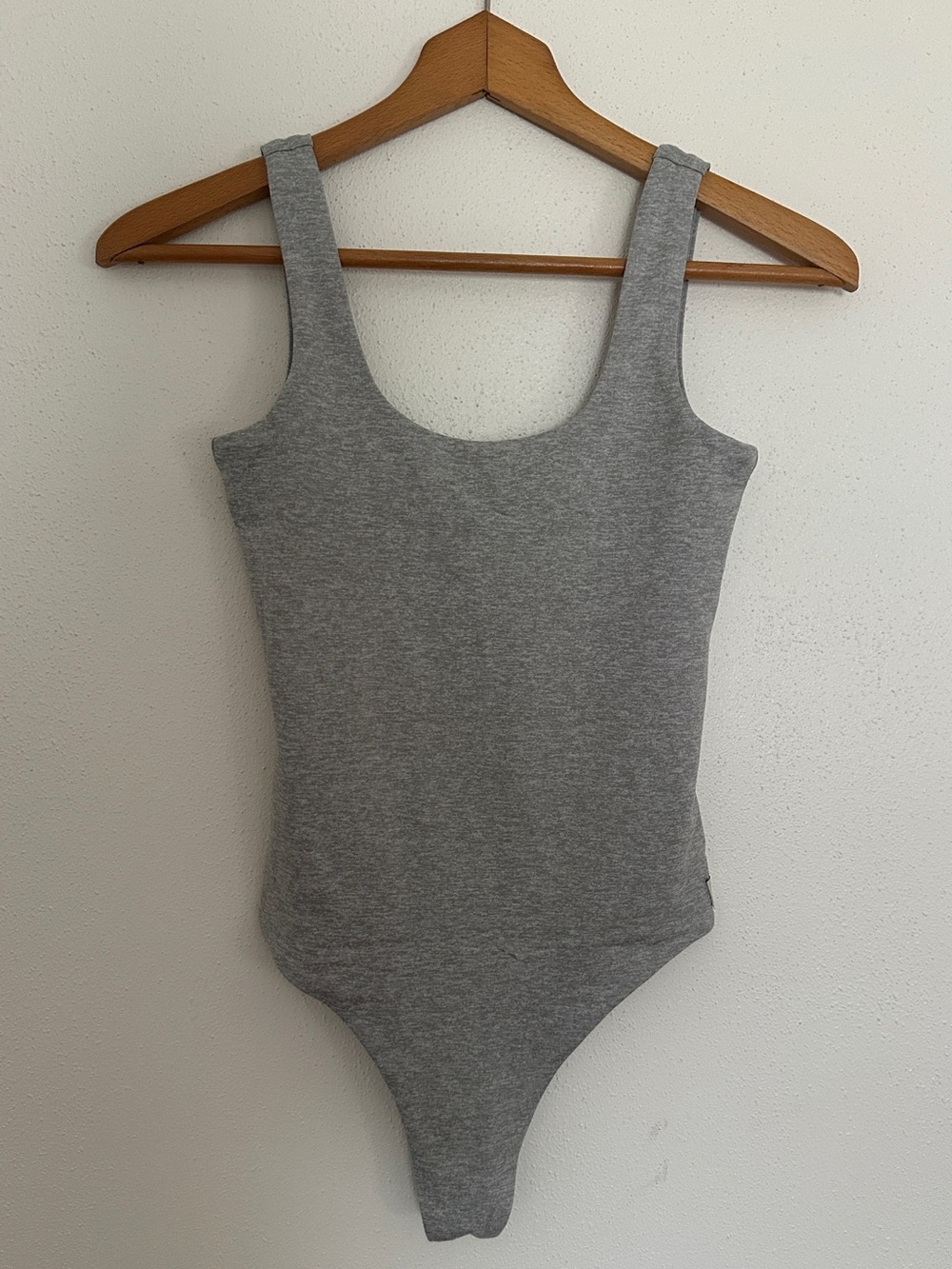 Vuori Heather Grey Scoop Neck Bodysuit Tank Top XS Like New